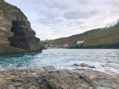 Port Gaverne Bay